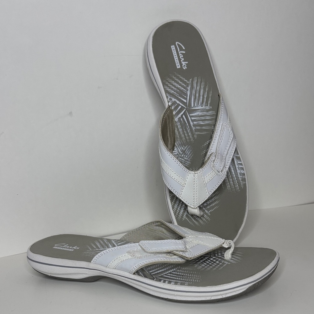 Clarks White and Gray Women's Thong Sandals